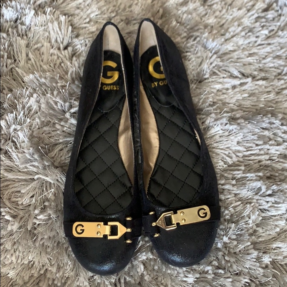 Guess flats